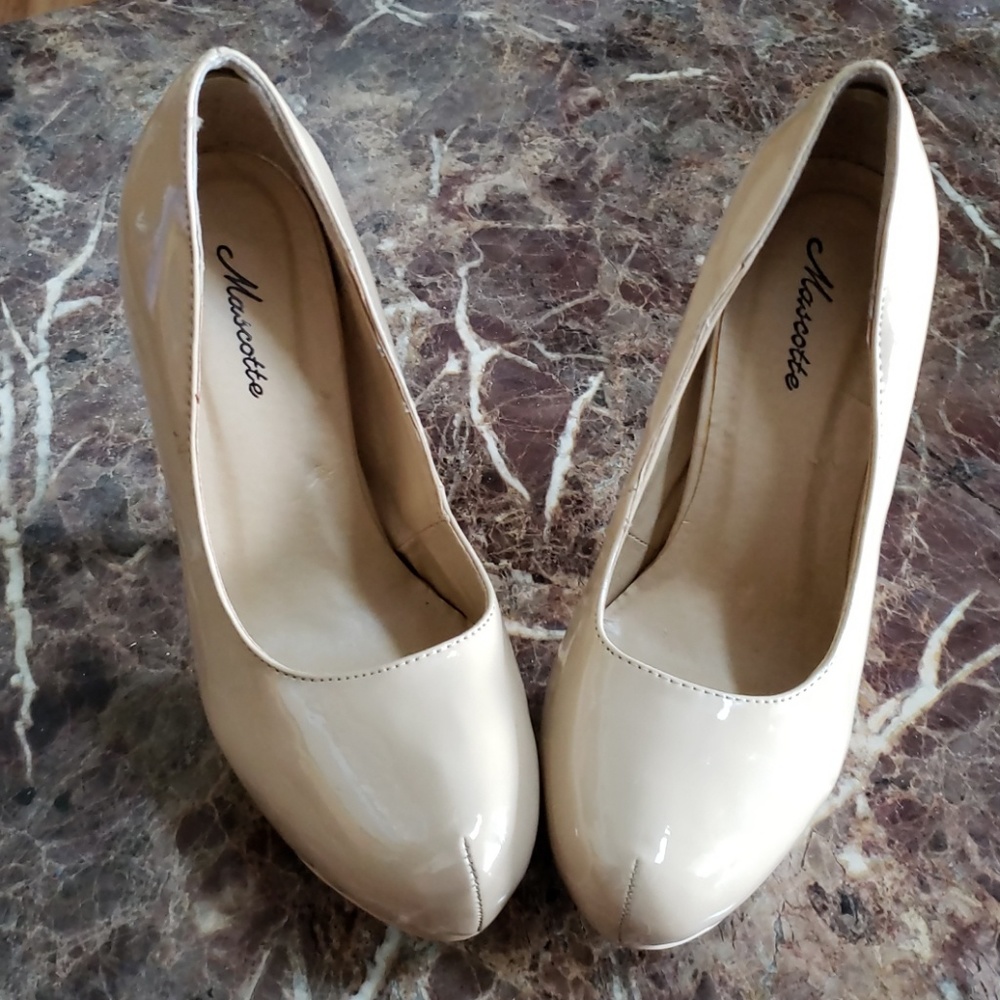 Mascotte hidden platform heels size 7.5